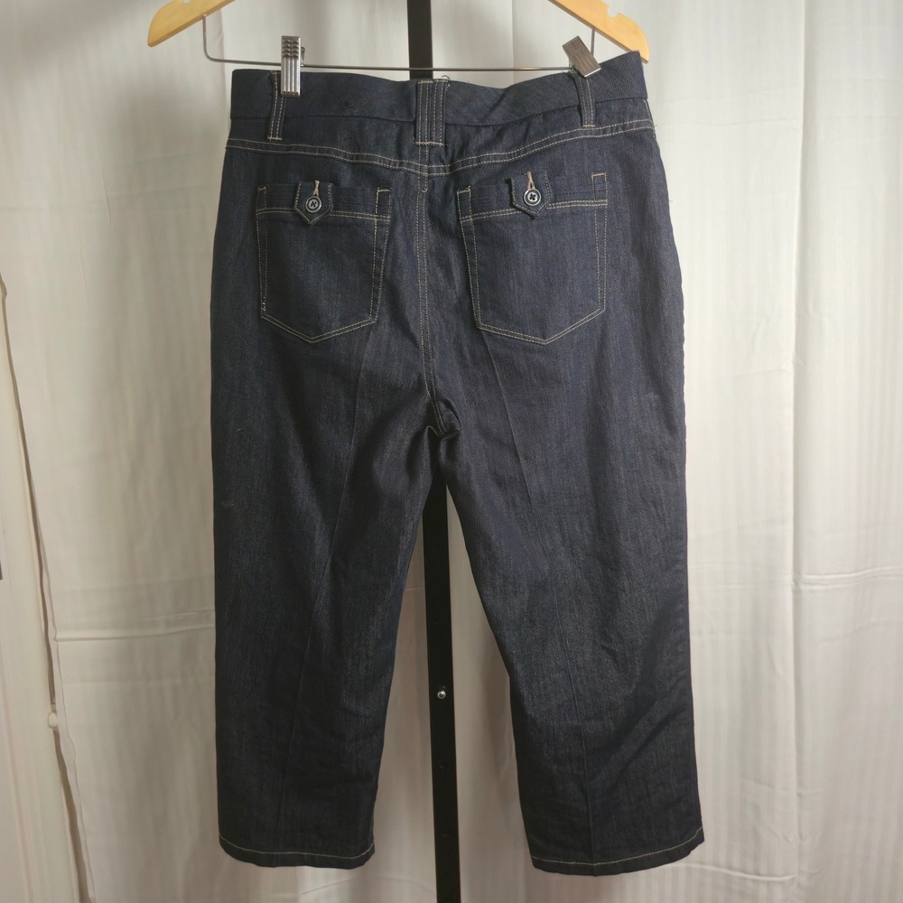 CATO Dark Wash Denim Capris Button Pocket Detail Women's‎ Size 4 Cropped Jeans - Picture 9 of 11